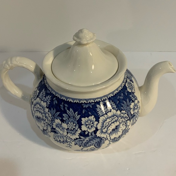 Crabtree & Evelyn Other - Crabtree & Evelyn of London - Blue/white - Feel Free to make an offer.